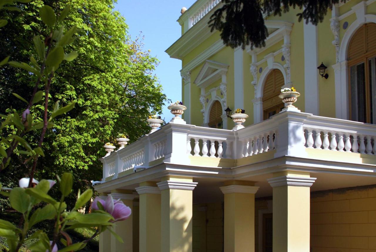 Puchner Kastélyszálló Bikal Exterior foto