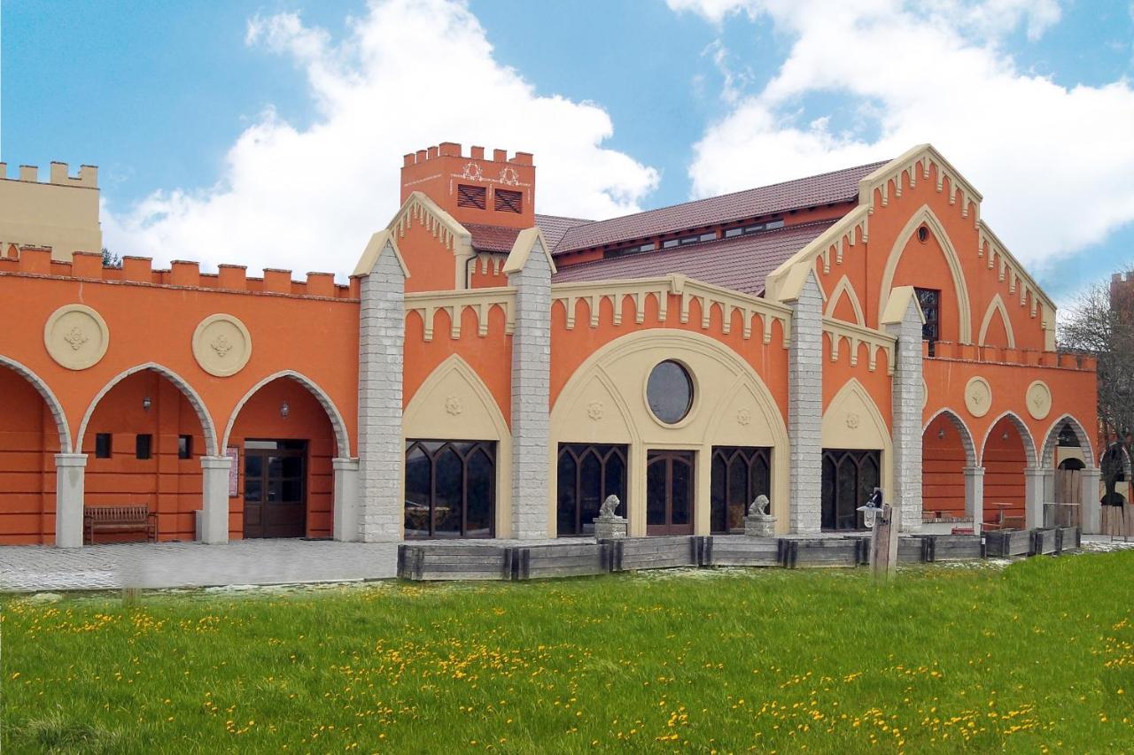 Puchner Kastélyszálló Bikal Exterior foto